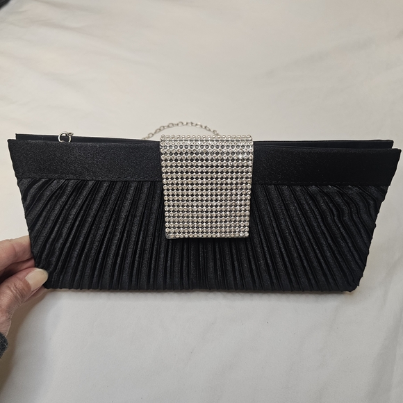 Elegant Black Evening Clutch with Silver Chain - Picture 2 of 9
